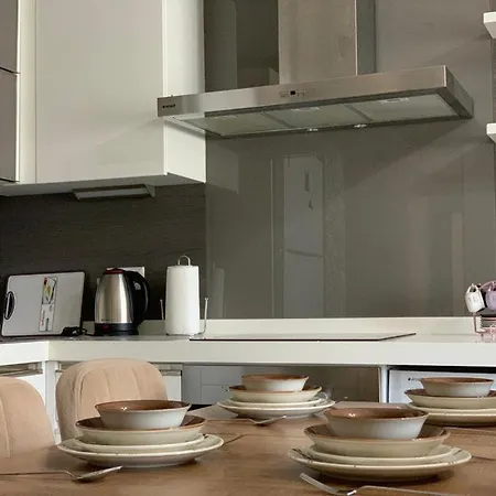 سياحية فندقية بمنطقة بشاك شهير بمجمع ميدكولية Apartament *